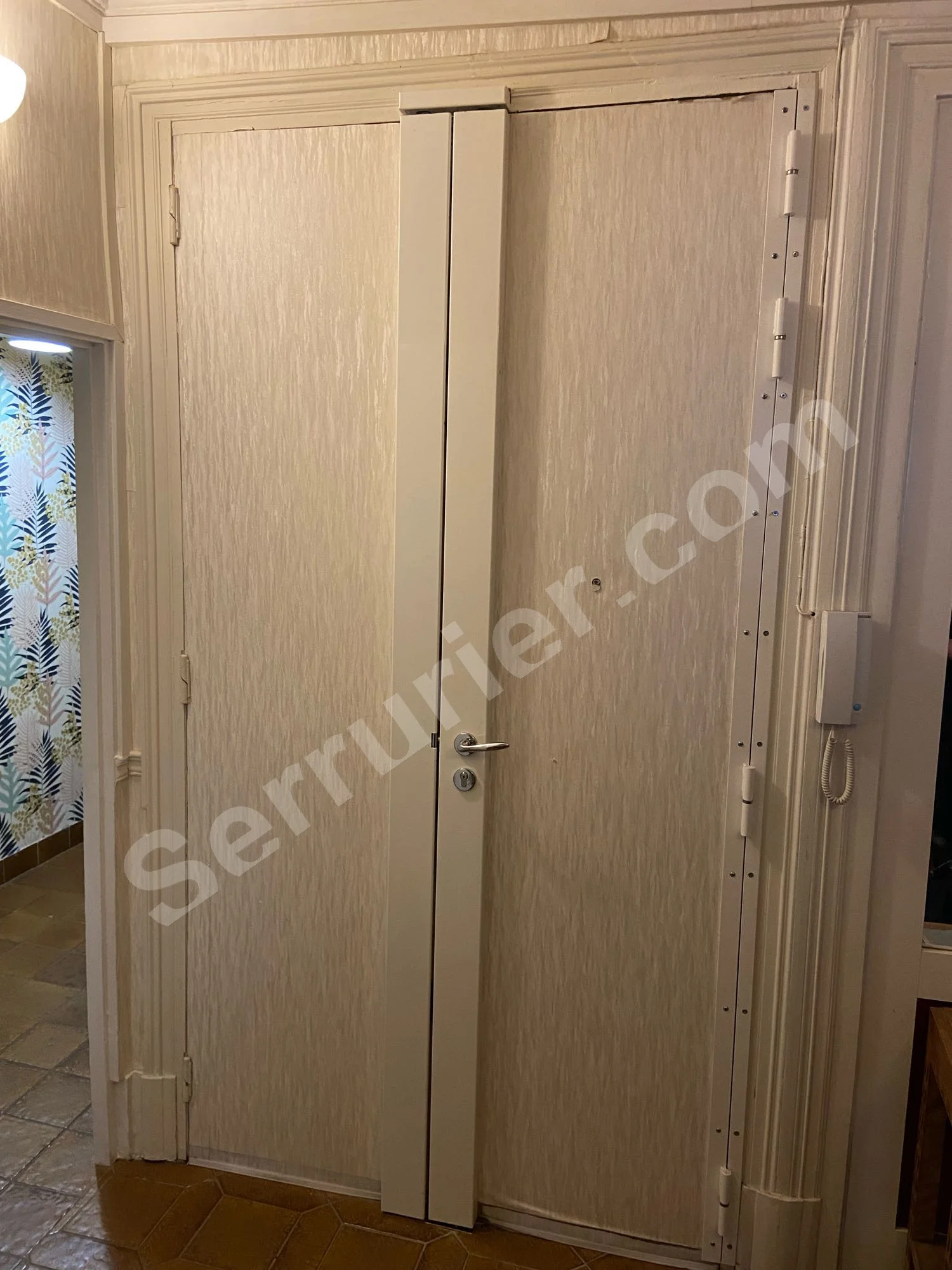 Serrure multipoints de sécurité Picard ERMETIS avec Répétition pour double porte capots peints à la couleur