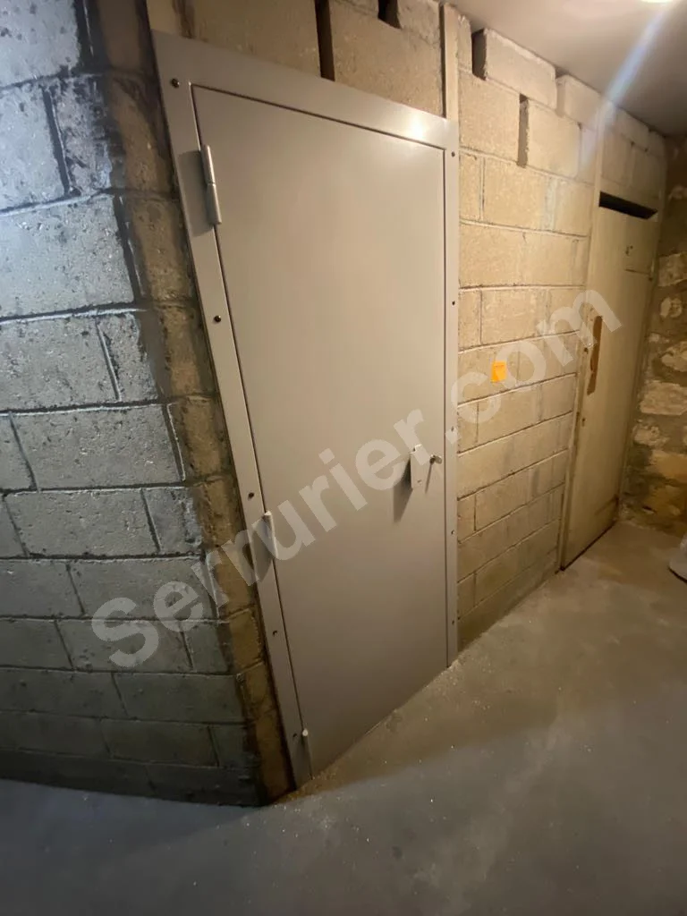 Bloc porte de cave Paris 17