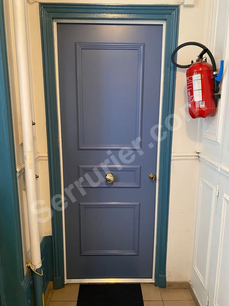 Porte Blindée Fichet Foxeo HIS mouluré 3 panneaux Paris 7