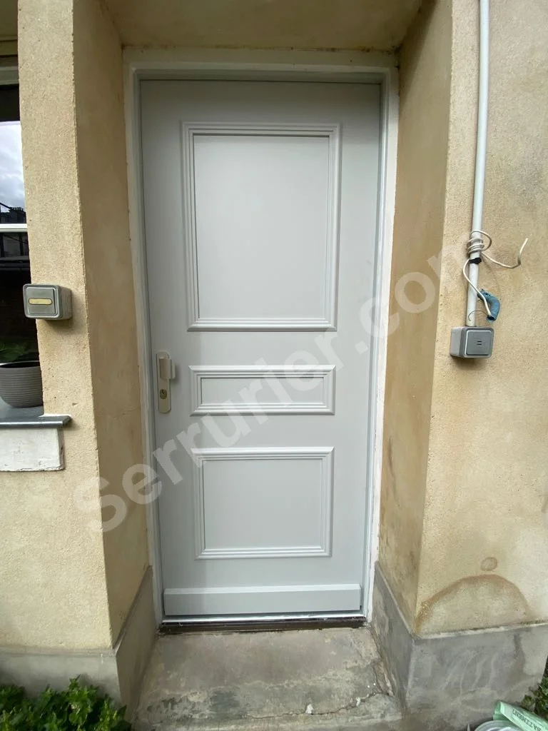 Porte Blindée Fichet Pavillonnaire Protecdoor CA+ Mouluré 3 panneaux Montrouge
