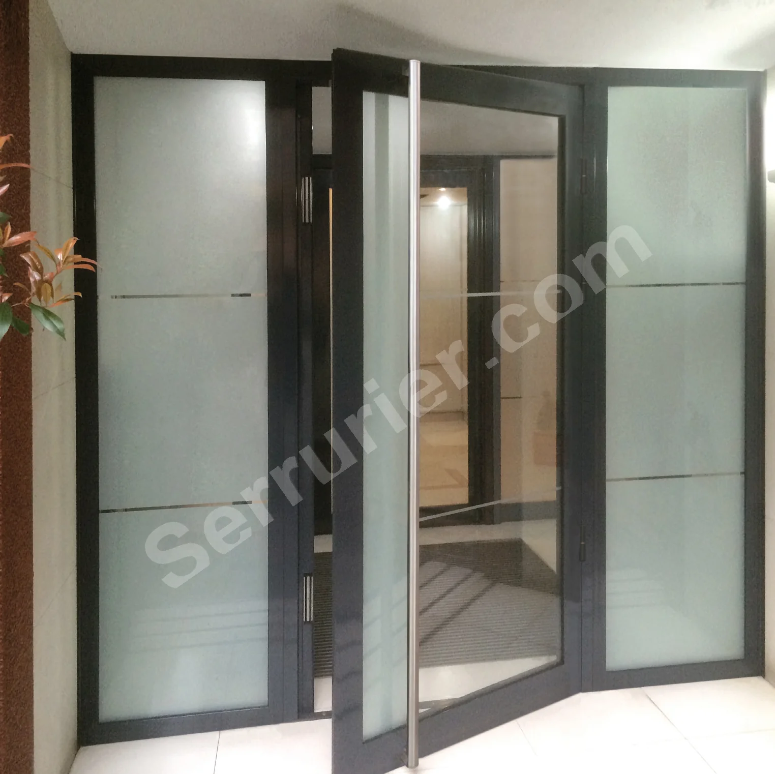 Porte d'entrée d'immeuble Paris 9